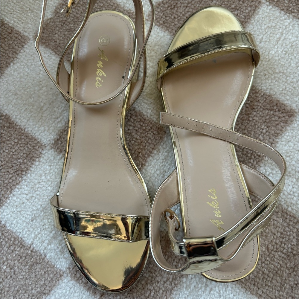 One Inch Gold Block Sandal 8 - Picture 7 of 7